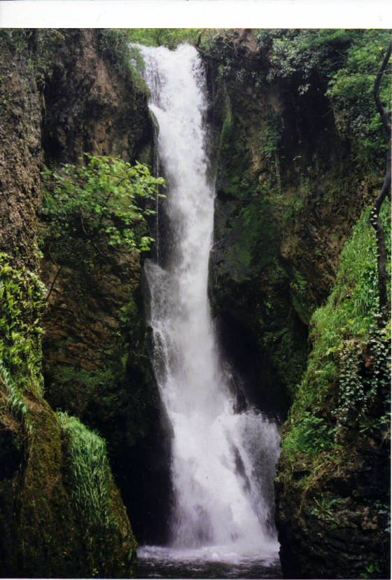 Waterfall5.JPG