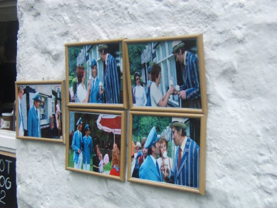 wallphotos.JPG